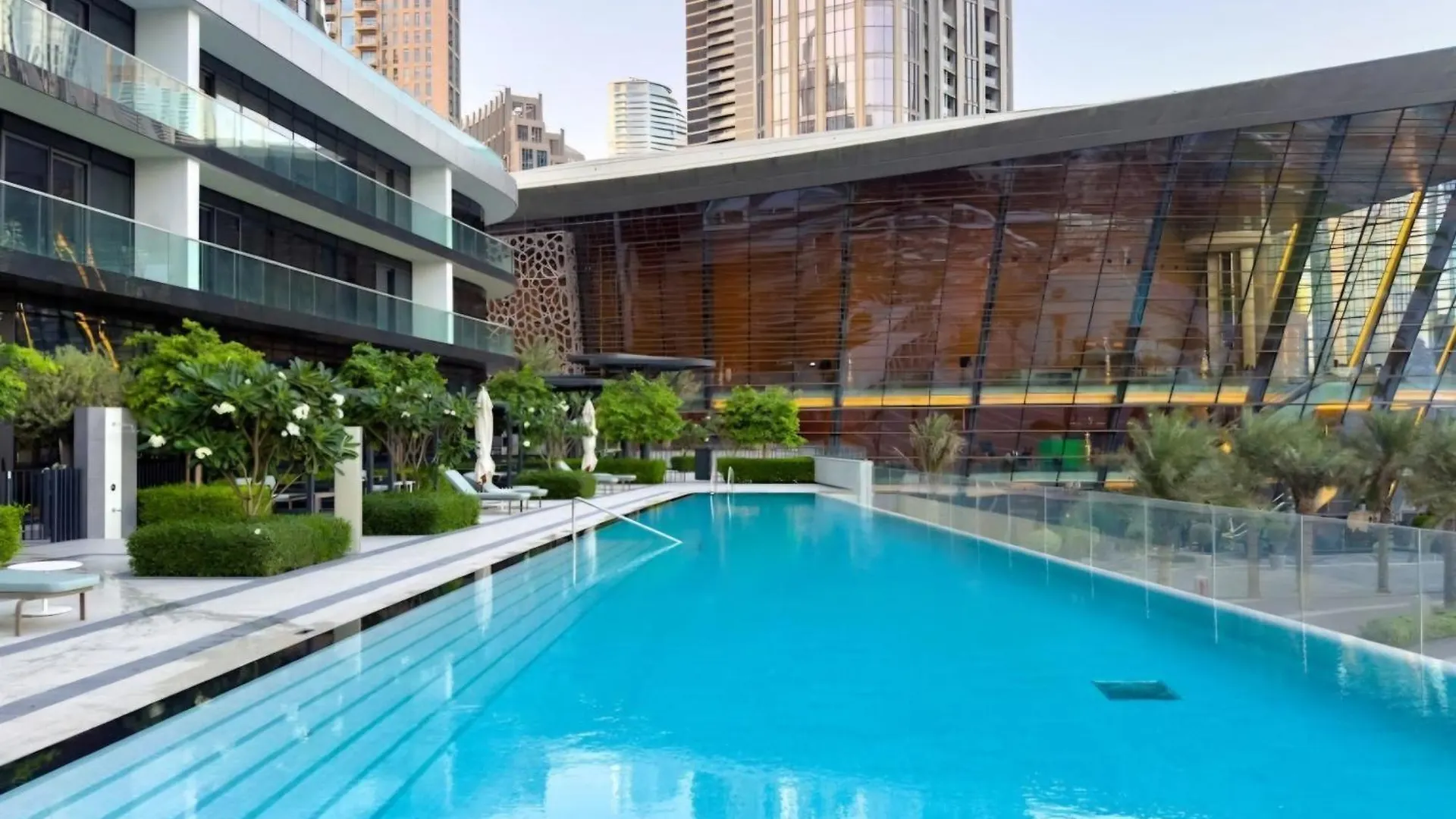 Stylish 2-Bedroom Luxury Stay In Downtown Dubai With Burj Khalifa & Fountain Views Apartament