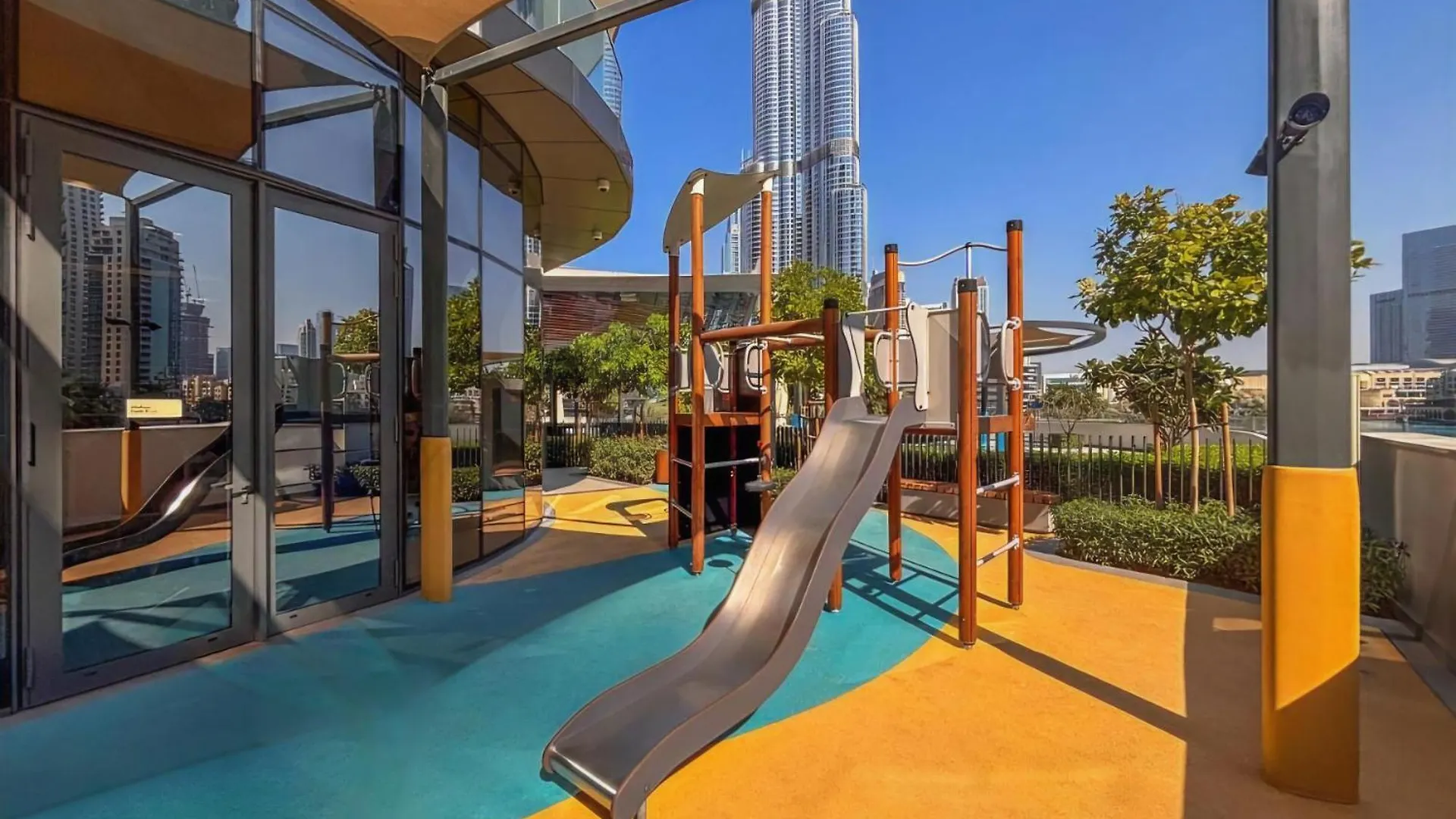 Apartament Stylish 2-Bedroom Luxury Stay In Downtown Dubai With Burj Khalifa & Fountain Views Zjednoczone Emiraty Arabskie