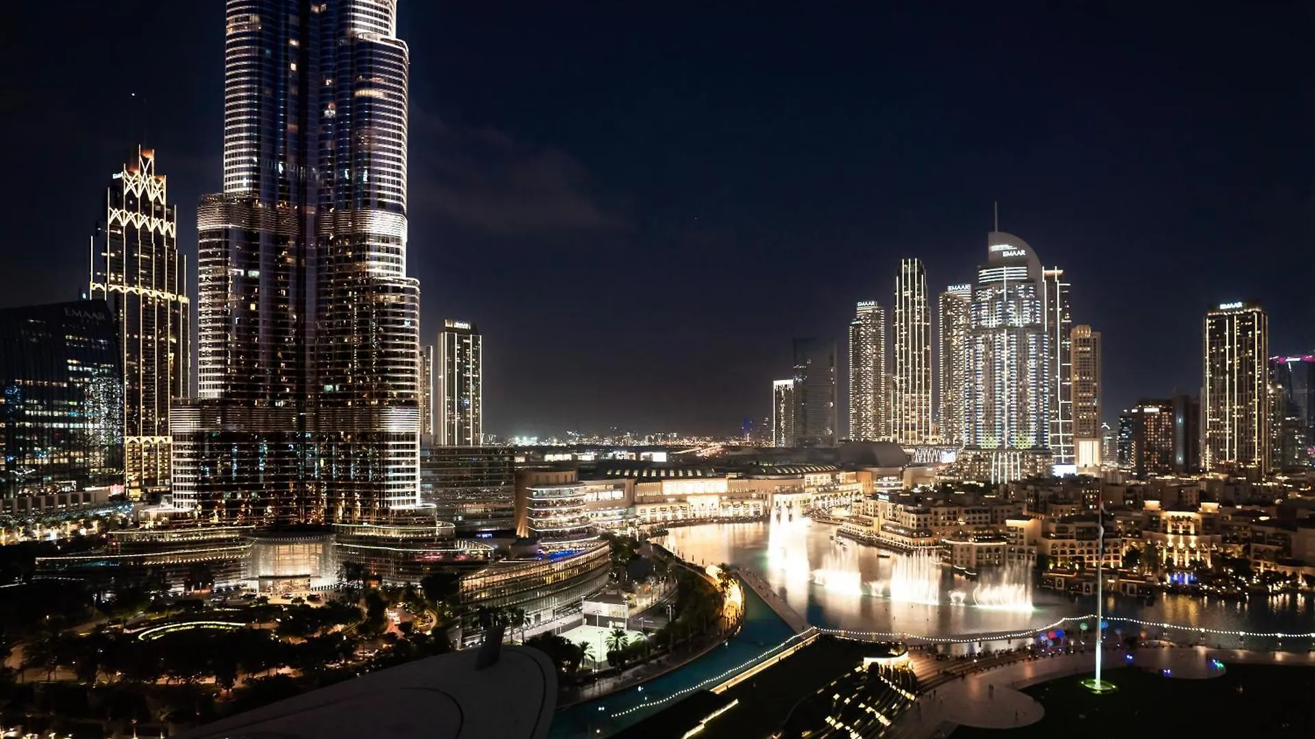 Stylish 2-Bedroom Luxury Stay In Downtown Dubai With Burj Khalifa & Fountain Views Apartament