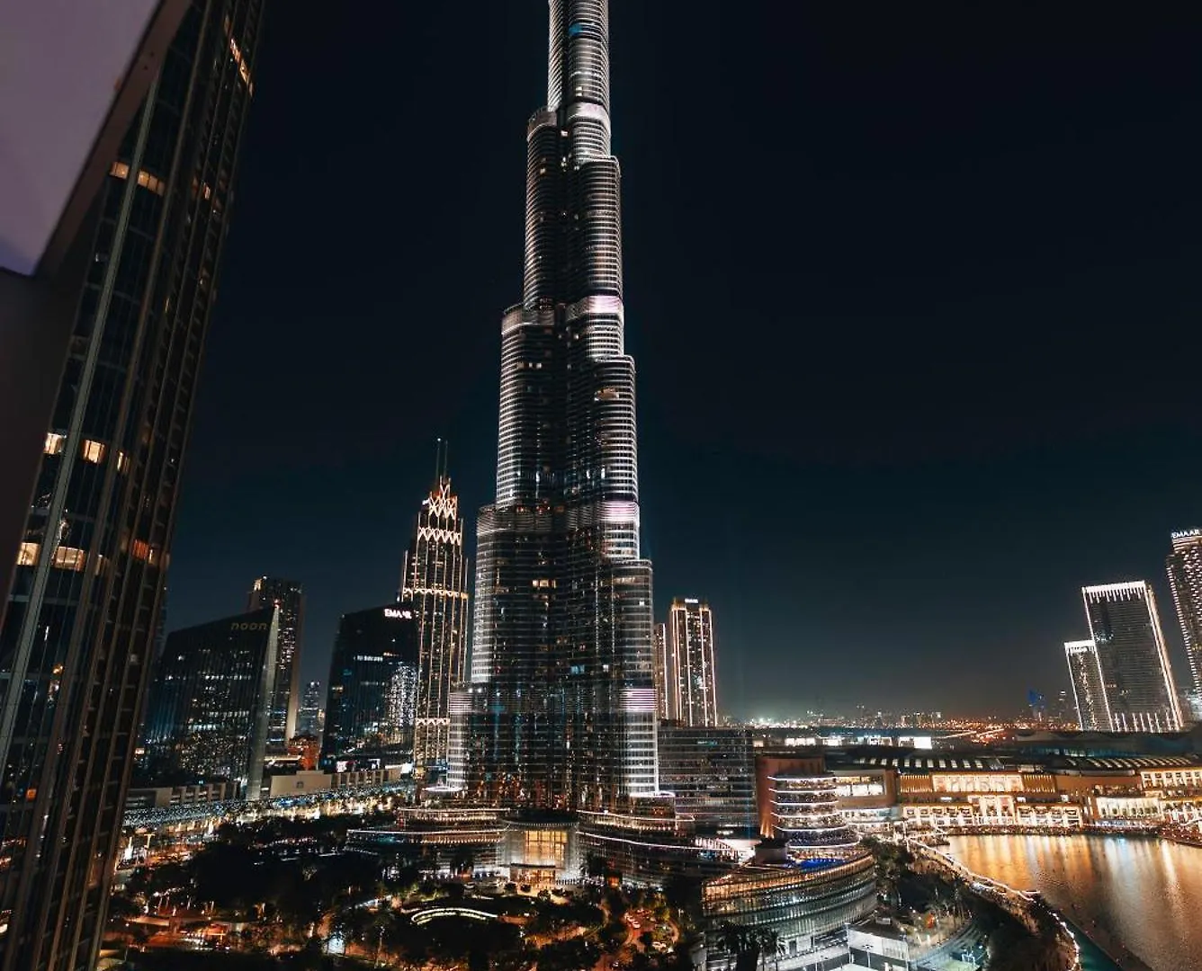 Apartament Stylish 2-Bedroom Luxury Stay In Downtown Dubai With Burj Khalifa & Fountain Views