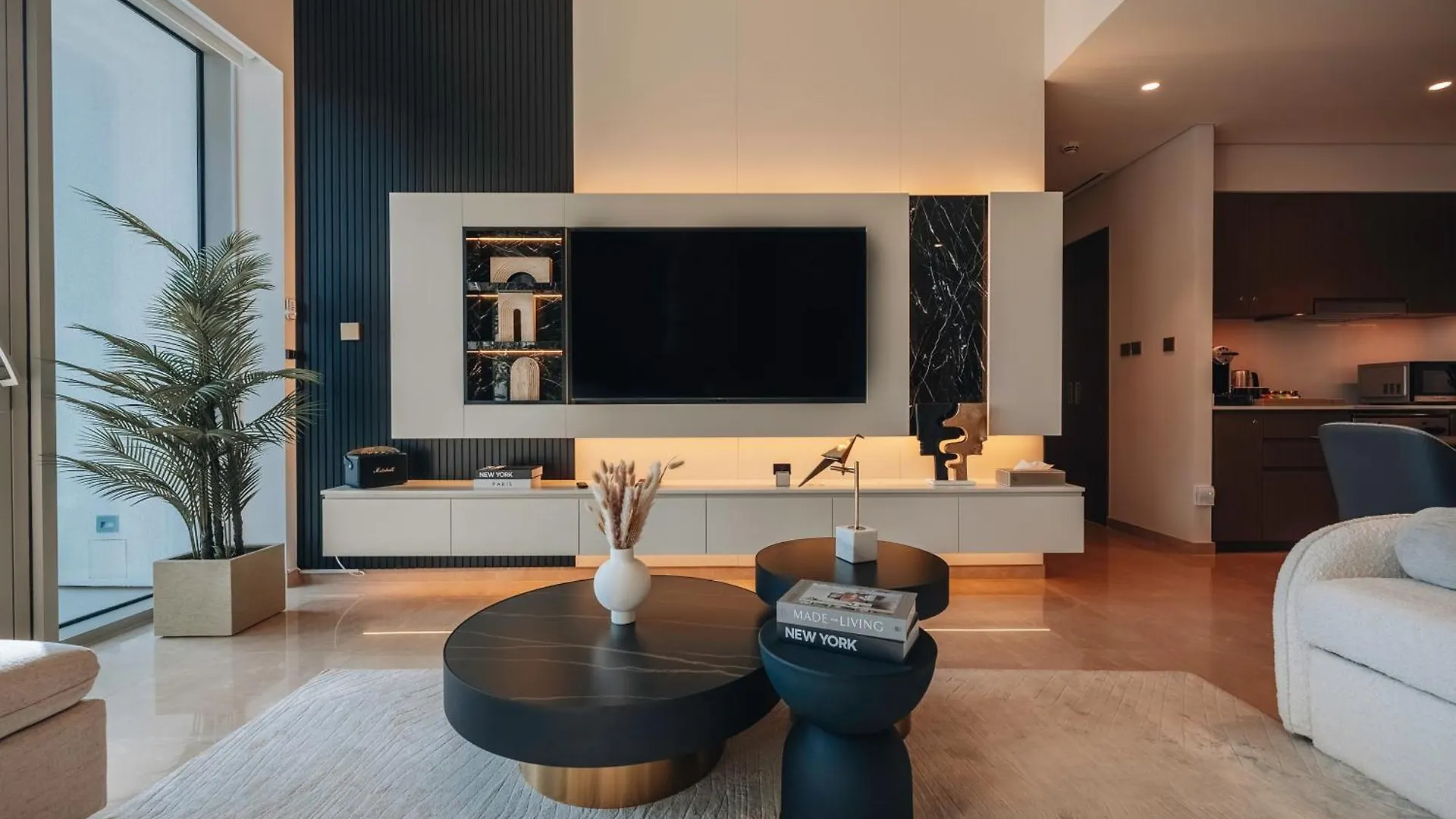 Stylish 2-Bedroom Luxury Stay In Downtown Dubai With Burj Khalifa & Fountain Views Apartament