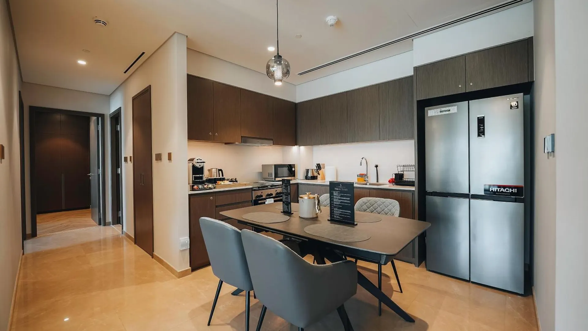 Apartament Stylish 2-Bedroom Luxury Stay In Downtown Dubai With Burj Khalifa & Fountain Views Zjednoczone Emiraty Arabskie
