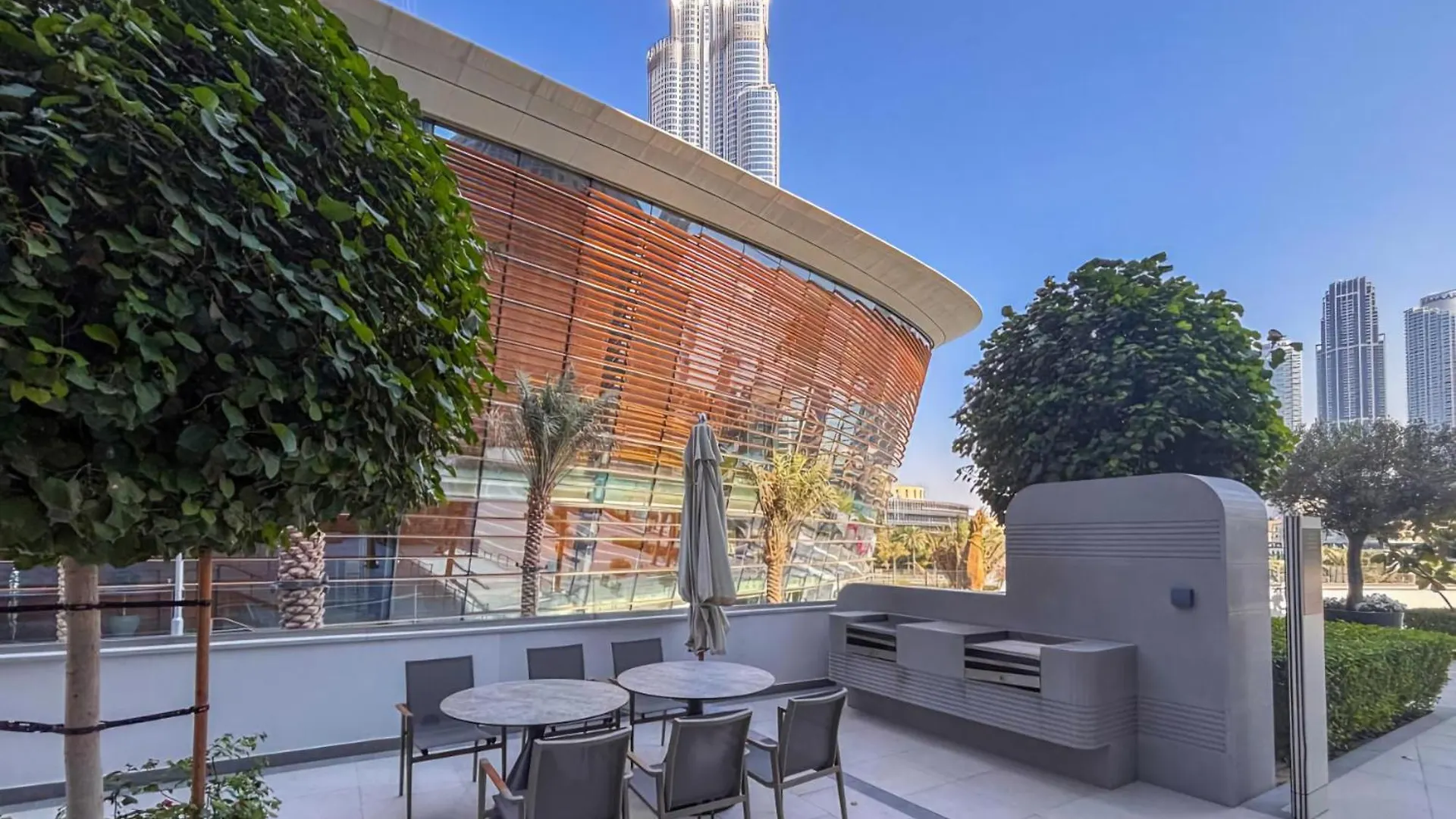 Stylish 2-Bedroom Luxury Stay In Downtown Dubai With Burj Khalifa & Fountain Views Apartment
