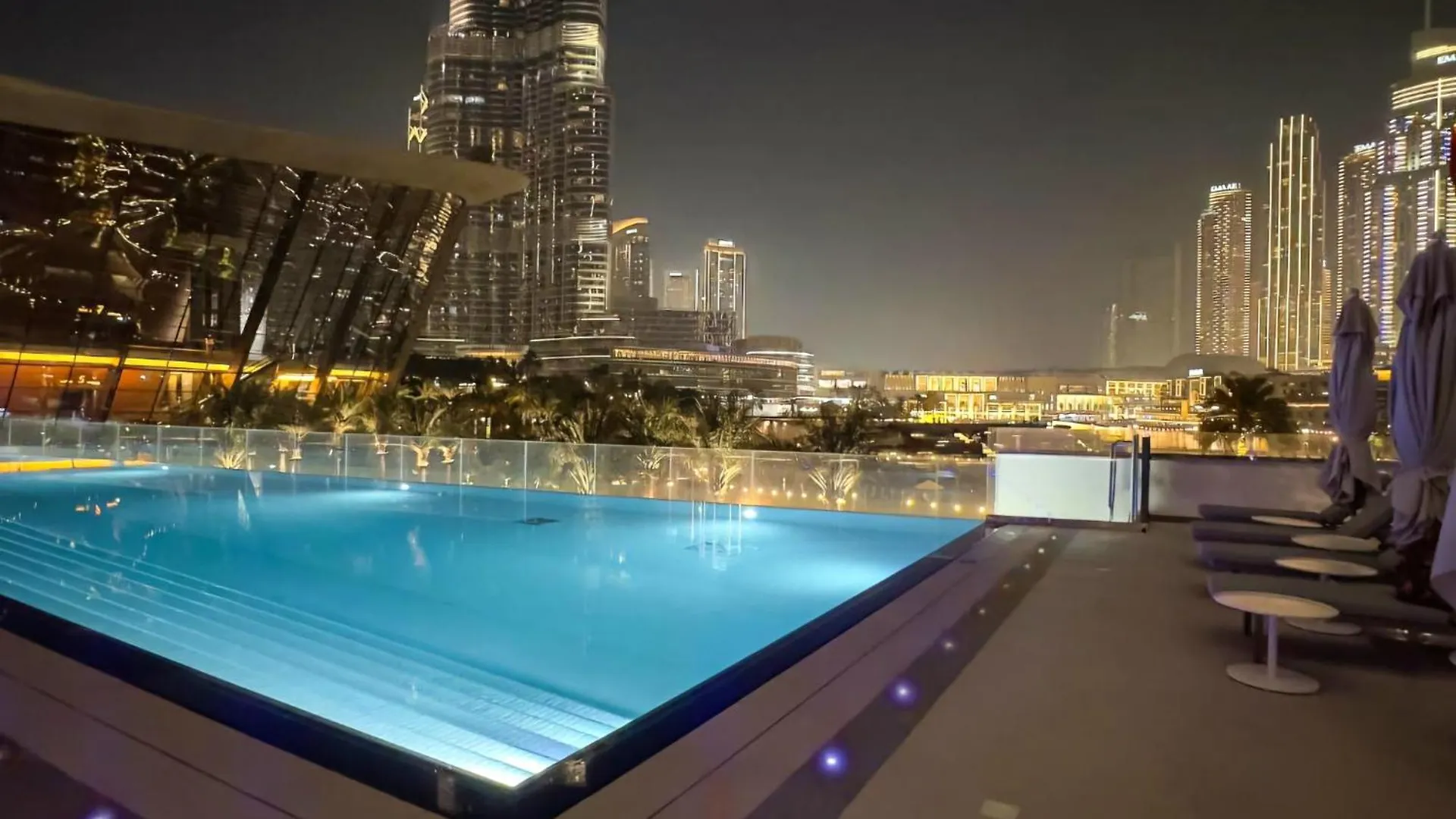 Stylish 2-Bedroom Luxury Stay In Downtown Dubai With Burj Khalifa & Fountain Views