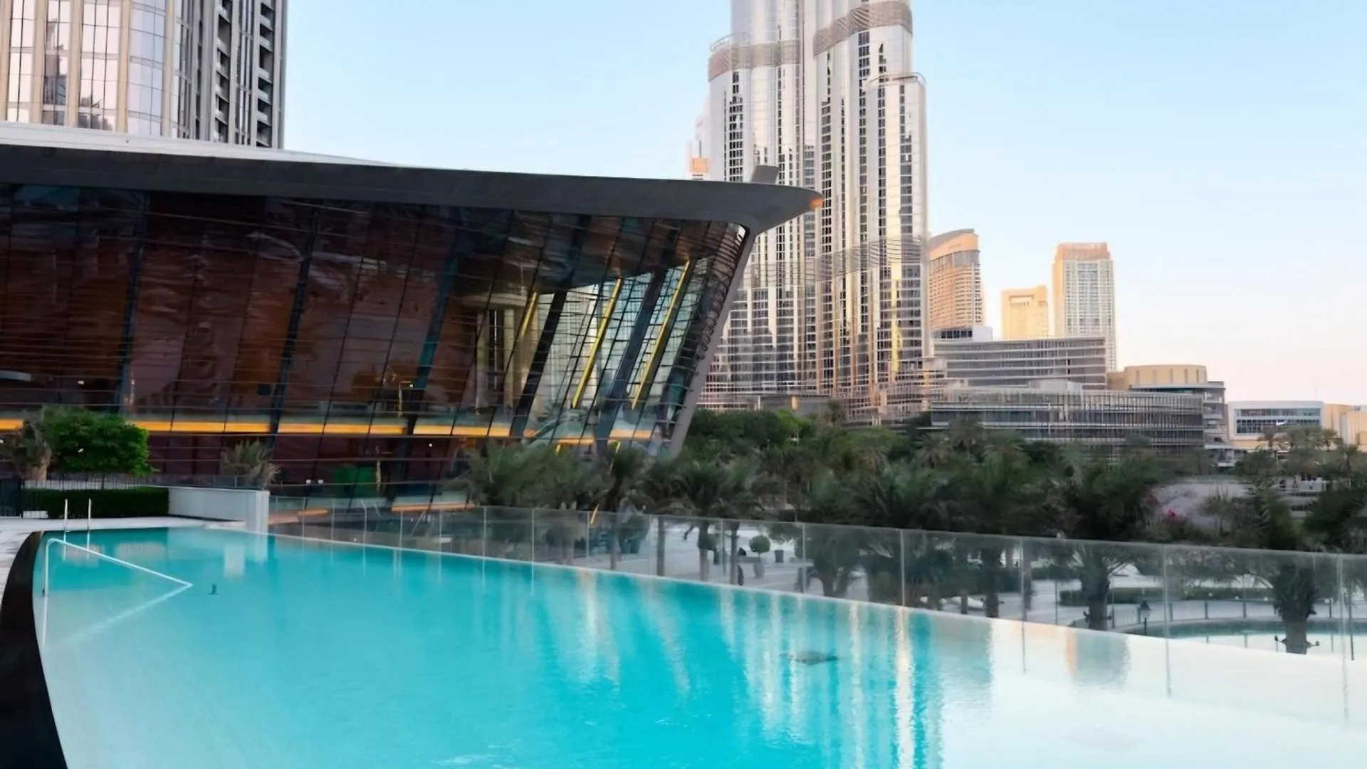 Apartment Stylish 2-Bedroom Luxury Stay In Downtown Dubai With Burj Khalifa & Fountain Views