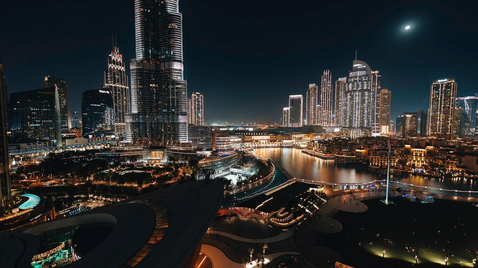 Stylish 2-Bedroom Luxury Stay In Downtown Dubai With Burj Khalifa & Fountain Views
