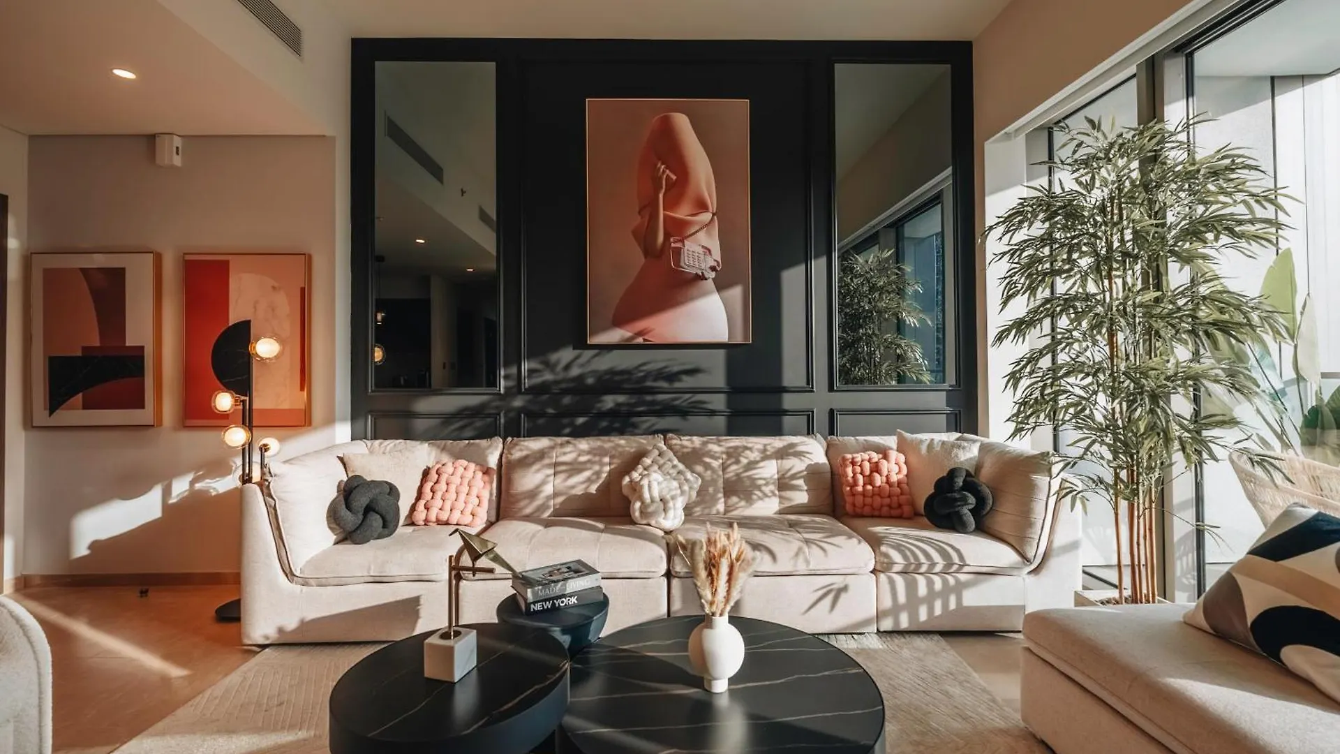 Apartment Stylish 2-Bedroom Luxury Stay In Downtown Dubai With Burj Khalifa & Fountain Views